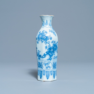 An octagonal Dutch Delft blue and white chinoiserie vase, late 17th C.