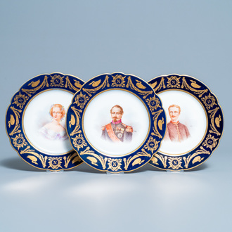 Trois assiettes en porcelaine de Sèvres aux portraits de Napoleon, Eugenie et Louis-Napoleon, France, 19ème