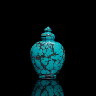 A Chinese turquoise snuff bottle, 19th C.