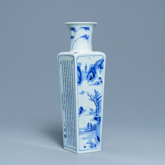 Een vierkante Chinese blauw-witte vaas, Kangxi merk en periode