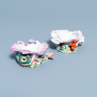 Deux salerons en forme de coquillages en porcelaine de Chelsea, Angleterre, 18ème