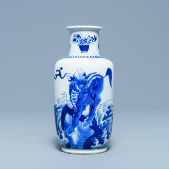 Een Chinese blauw-witte rouleau vaas met kylins, Kangxi