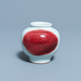 A Chinese flambé-glazed vase, 19/20th C.