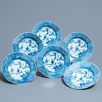 SIx assiettes profondes en porcelaine de Chine en bleu et blanc à décor d'une scène du 'Xi Xiang Ji', Qianlong