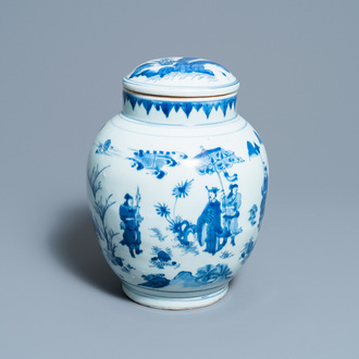 Un pot couvert en porcelaine de Chine en bleu et blanc à décor de figures dans un paysage, époque Transition