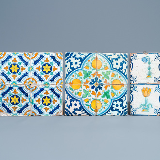 Dix carreaux en faïence de Delft polychrome à décor de fleurs et d'ornéments, 17ème