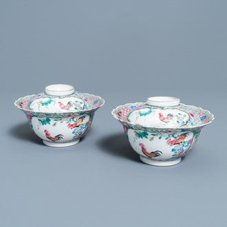 A pair of Chinese famille rose 'rooster' bowls and covers, Yongzheng