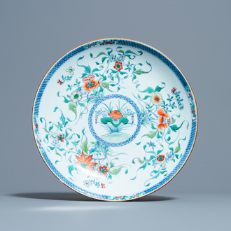 Un plat en porcelaine de Chine doucai, Kangxi