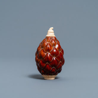 A Chinese pine cone and bone snuff bottle, 19/20th C.