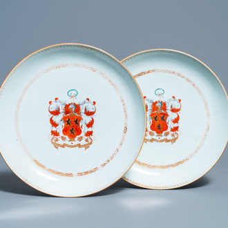 Une paire de plats en porcelaine de Chine armoriée aux armes de Ross of Balnagowan pour le marché écossais, Qianlong