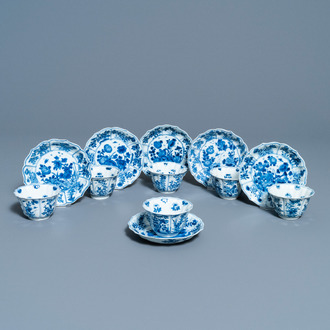 Zes Chinese blauw-witte koppen en schotels, Kangxi