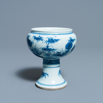 A Chinese blue and white stem cup with floral design, Kangxi/Yongzheng