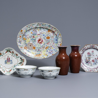 Een diverse collectie Chinees famille rose en monochroom porselein, Qianlong en later