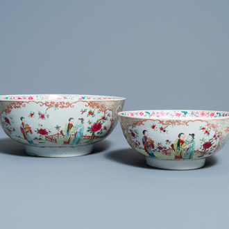 Deux bols en porcelaine de Chine famille rose à décor mandarin, Qianlong