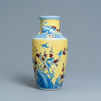 A Chinese blue, white and red yellow-ground vase, 18/19th C.