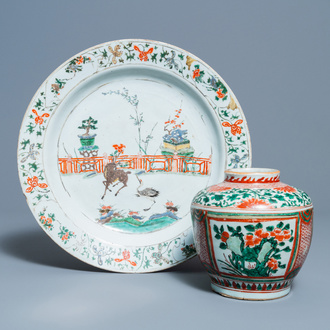 A Chinese famille verte dish and a wucai jar, Kangxi and Transitional period