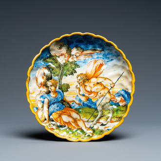 Une coupe de type crespina en majolique italienne à décor de 'Vénus et un satyre', Urbino, 16ème