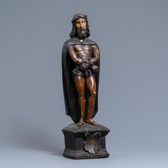 Une statue représentant 'Ecce Homo' en bois sculpté et polychromé, Allemagne, 16ème