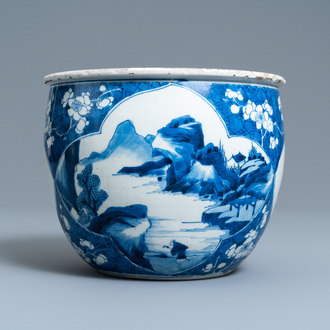 Een Chinese blauw-witte jardinière, Kangxi