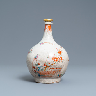 A Dutch-decorated Kakiemon-style Japanese Arita apothecary flask, Edo, 17/18th C.