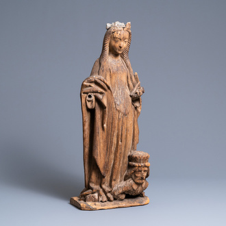 Une statue de Sainte Cathérine d'Alexandrie en chêne sculpté, 16ème