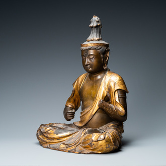 Une grande figure de Kanon en bois sculpté, laqué et doré, Japon, Momoyama, 16ème
