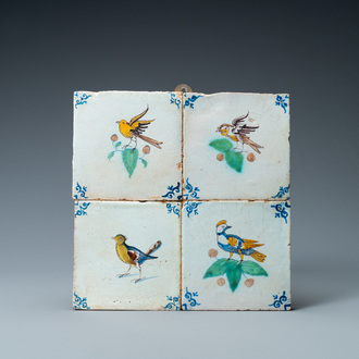 Vier polychrome Delftse tegels met vogels, 17e eeuw