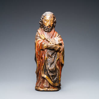 Une statue de Saint Pierre en bois sculpté polychromé, France, 19ème