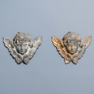 Une paire de têtes d’angelots ailées en plomb en partie doré, 17ème