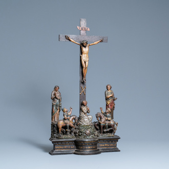 Une crucifixion en bois sculpté et polychromé, Italie du Nord, 16ème