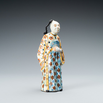 Een polychrome Delftse figuur van een Chinees, ca. 1800