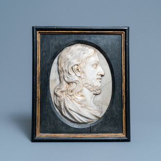 Un buste de profil de Christ en marbre blanc, Italie, 18ème