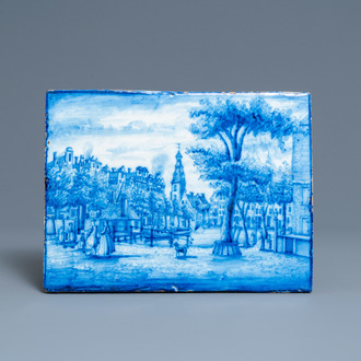 Een blauw-witte plaquette met een stadsgezicht, wellicht Utrecht, ca. 1800