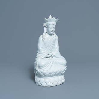 Une figure de Doumu en porcelaine blanc de Chine, marque en creux, 19/20ème