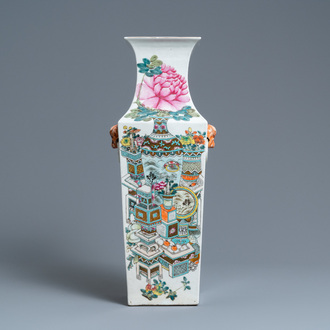 Un vase de forme carrée en porcelaine de Chine qianjiang cai, 19ème