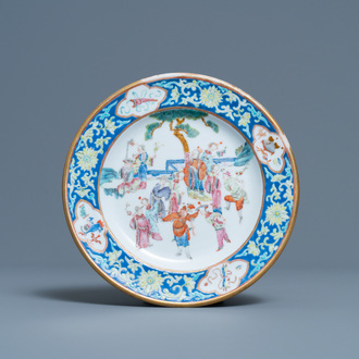 Une assiette en porcelaine de Chine famille rose, marque et époque de Tongzhi