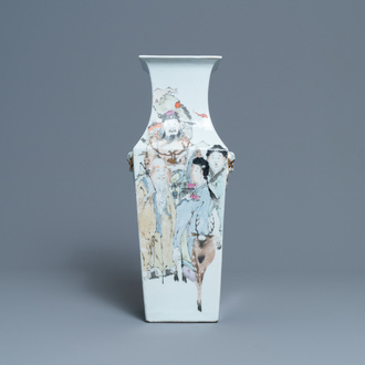Un vase de forme carrée en porcelaine de Chine qianjiang cai, signé Ma Qingyun, 19/20ème
