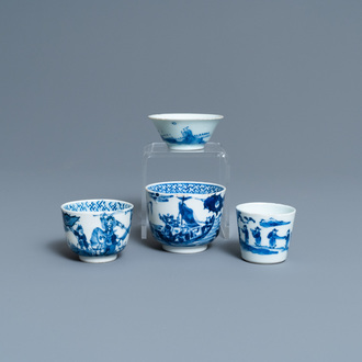 Quatre tasses en porcelaine de Chine en bleu et blanc, 19ème