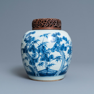 Un pot en porcelaine de Chine en bleu et blanc à décor des 'Trois amis de l'hiver', Kangxi