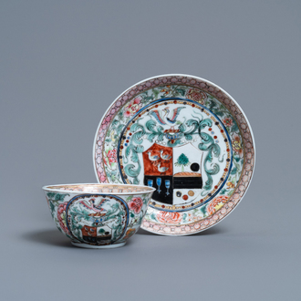 Une tasse et soucoupe armoriée en porcelaine de Chine famille rose, Yongzheng