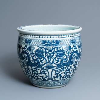 A Chinese blue and white 'dragons' fish bowl, 19th C.