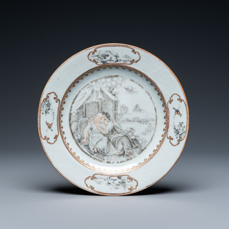 Une assiette en porcelaine de Chine grisaille à sujet religieux figurant Suzanne et un des vieillards, Qianlong