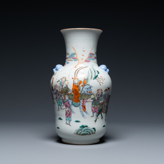A Chinese famille rose vase, Tongzhi mark, 19/20th C.