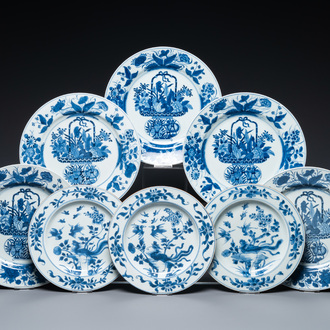 Vijf Chinese blauw-witte schotels en drie borden, Kangxi