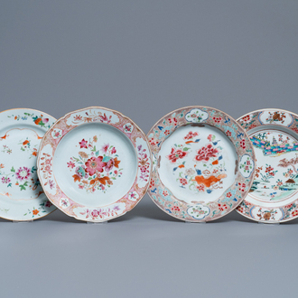 Quatre assiettes en porcelaine de Chine famille rose, Yongzheng/Qianlong