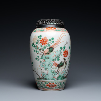 Un vase en porcelaine de Chine famille verte à décor de faisans, Kangxi