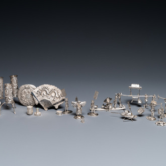 A collection of Chinese silver miniatures, a powder box and a table ornament, 19/20th C.