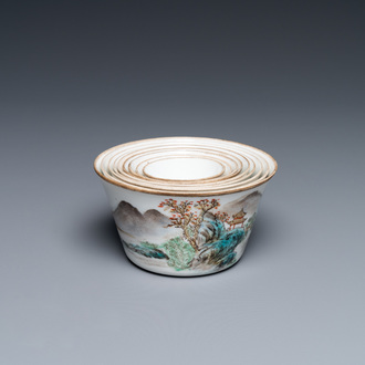 Neuf bols en porcelaine de Chine à décor de paysages, marque de Daoguang, 20ème