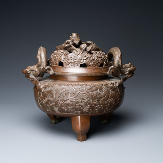 A large Chinese dragon-handled bronze tripod censer and cover, Xuande mark, 18/19th C.