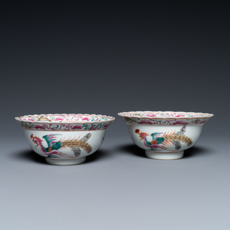 Une paire de bols en porcelaine de Chine famille rose pour le marché Straits ou Peranakan, 19ème